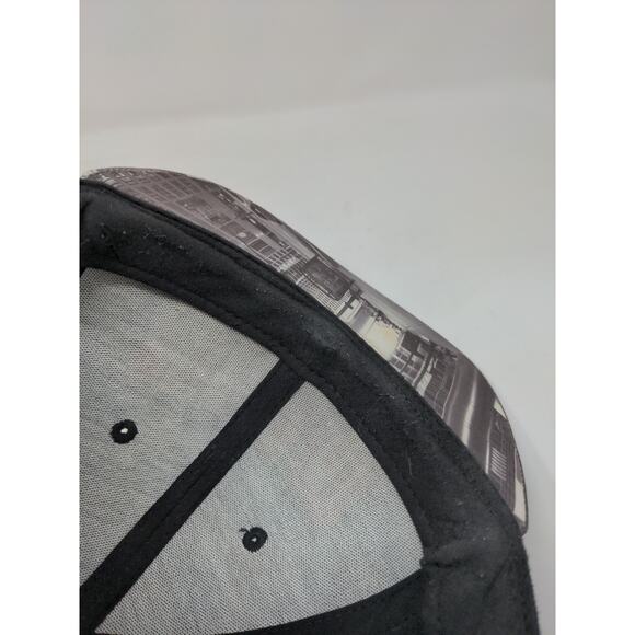 Chicago Snapback Hat Embroidered Spell Out Red & Black OSFM Picture Bill - Picture 10 of 11